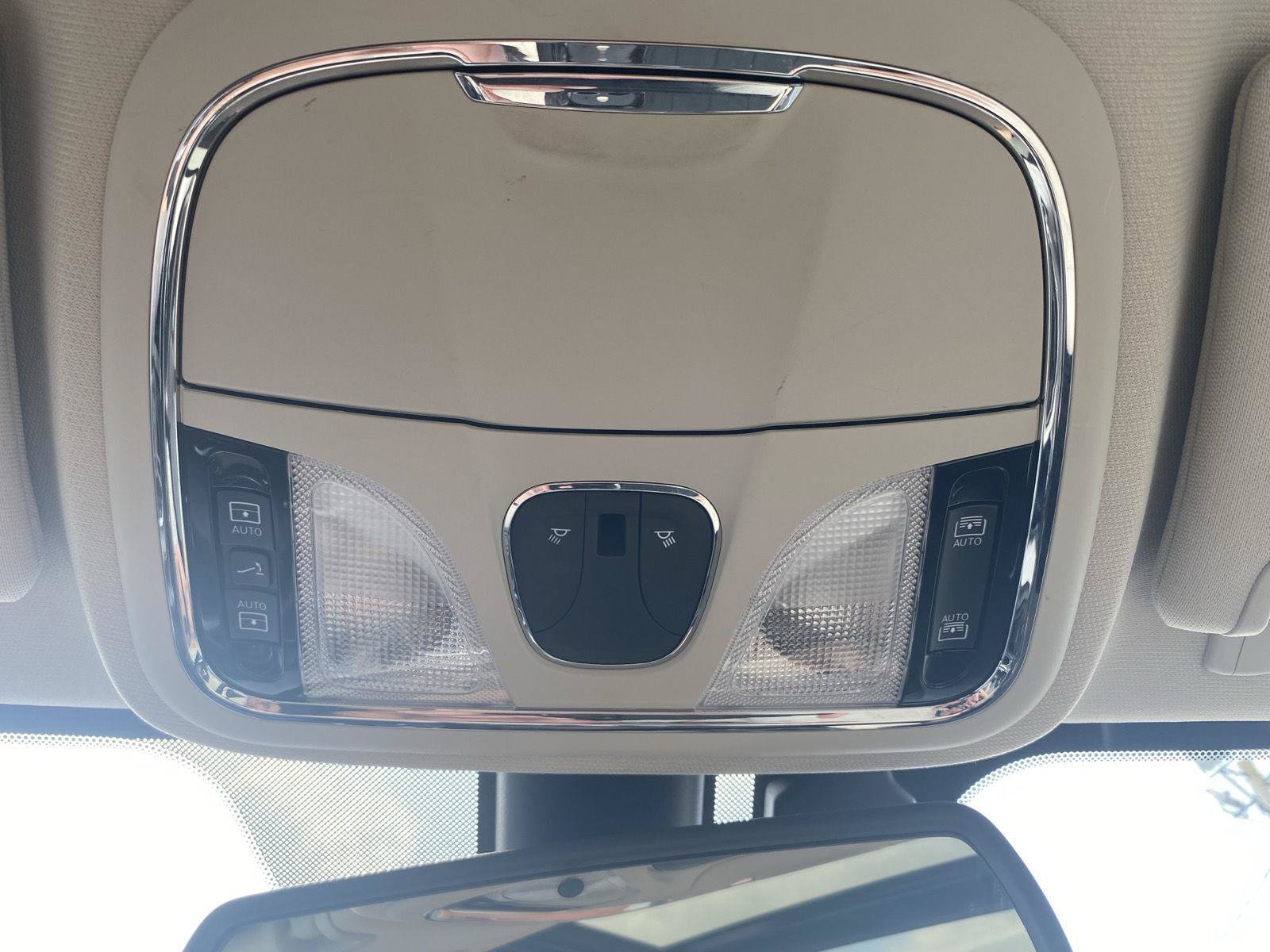 Used 2018 Jeep Cherokee Overland AWD/4WD image 26