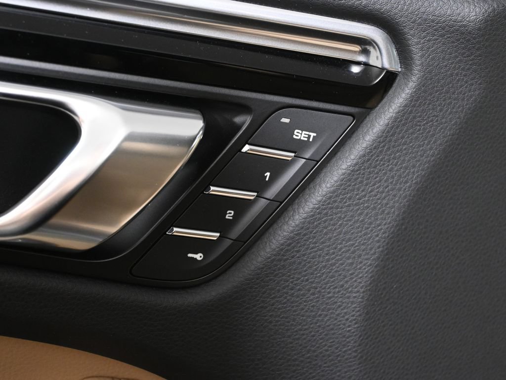 New 2026 Porsche Macan AWD/4WD image 32