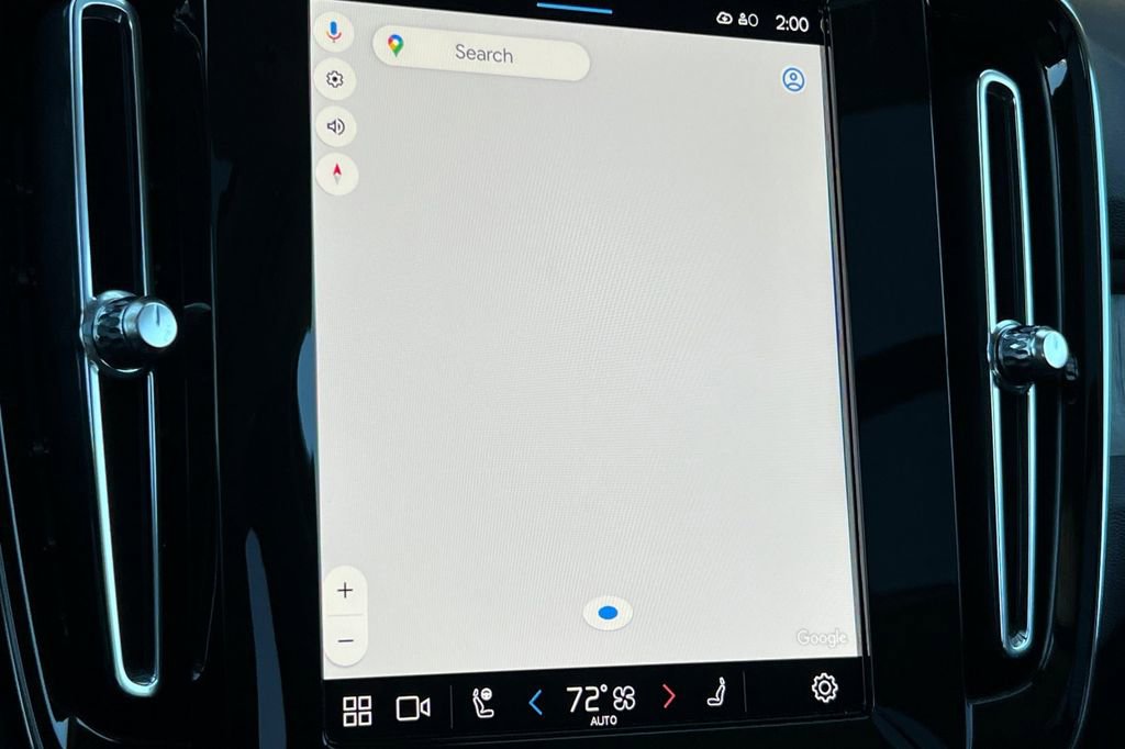 Used 2024 Volvo XC40 B5 Plus w/ Protection Package Premier image 18