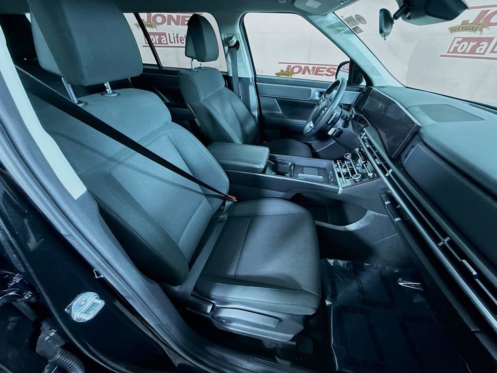 Used 2025 Hyundai Santa Fe SE image 32