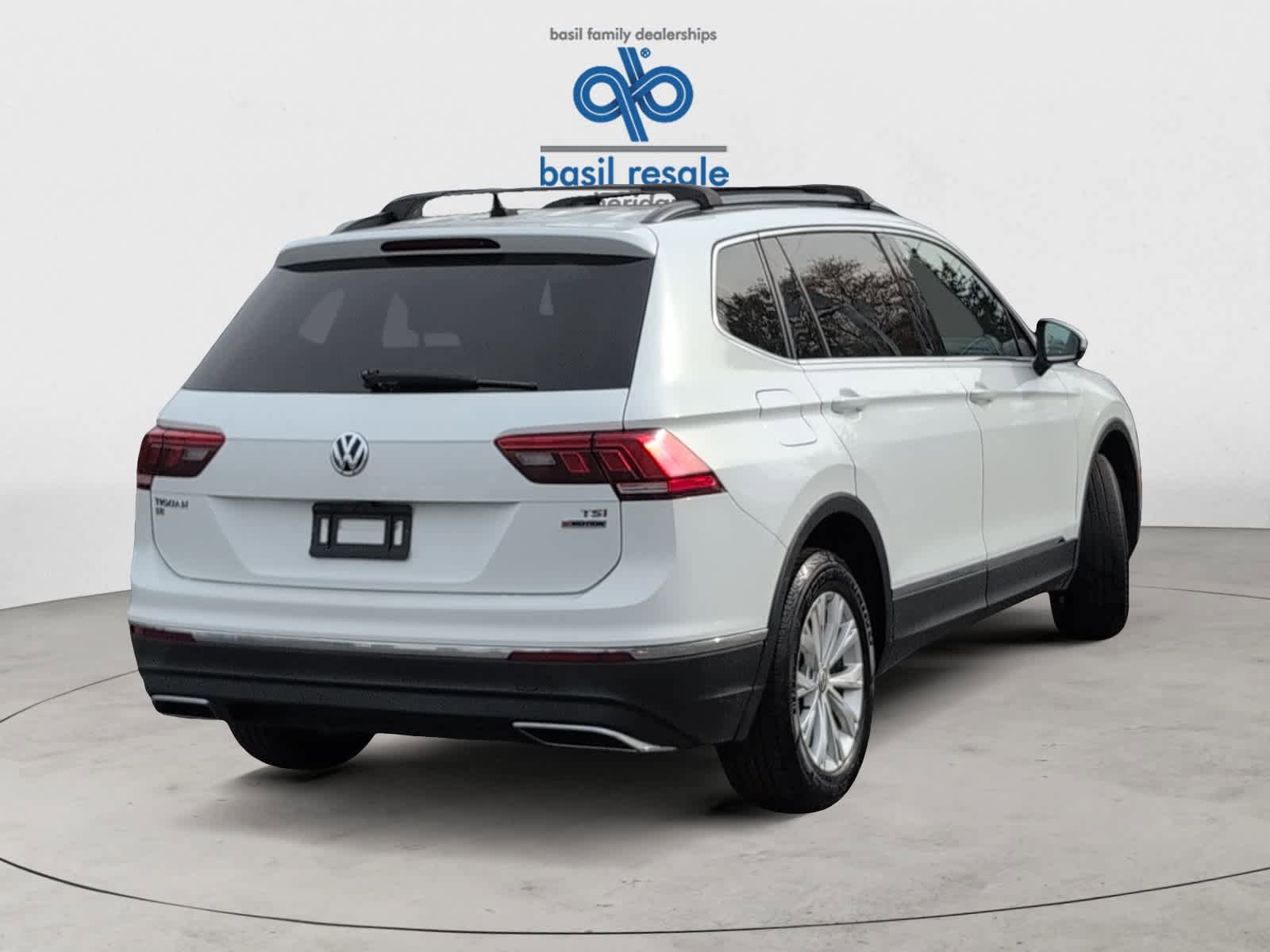 Used 2018 Volkswagen Tiguan SE AWD/4WD image 10