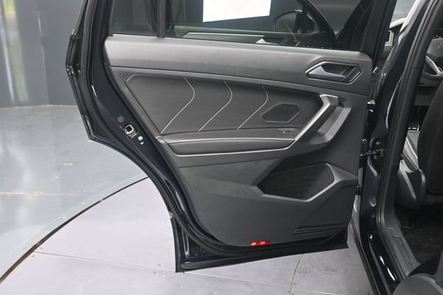 Used 2024 Volkswagen Tiguan SEL R-Line AWD/4WD image 16