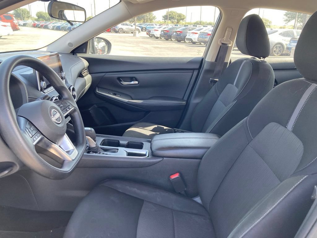 Used 2025 Nissan Sentra SV FWD image 10