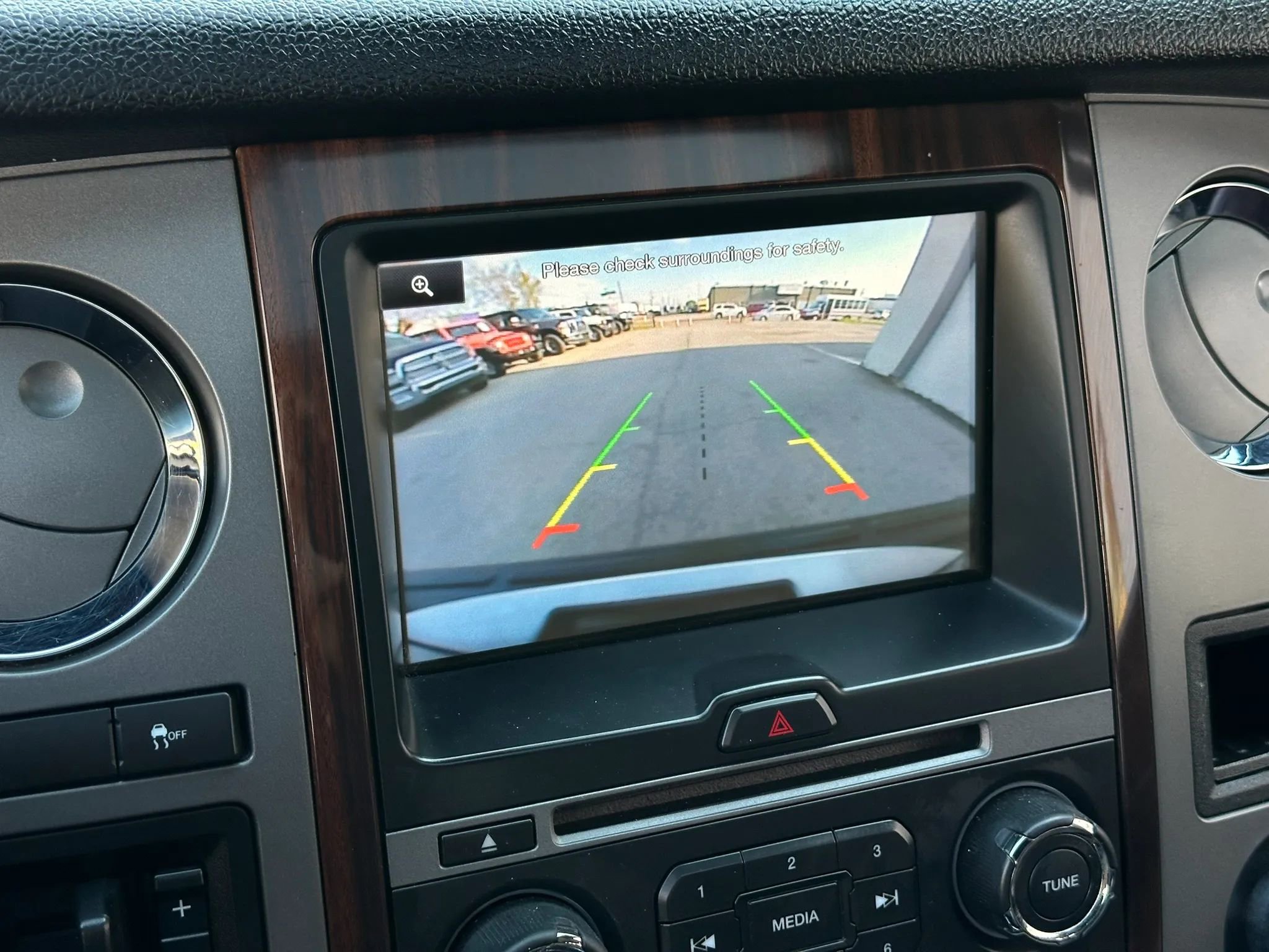 Used 2015 Ford Expedition Platinum image 38