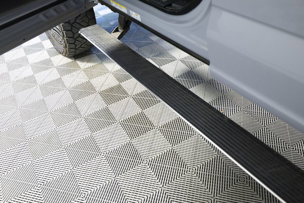 Used 2025 Ford F450 Platinum w/ FX4 Off-Road Package image 15