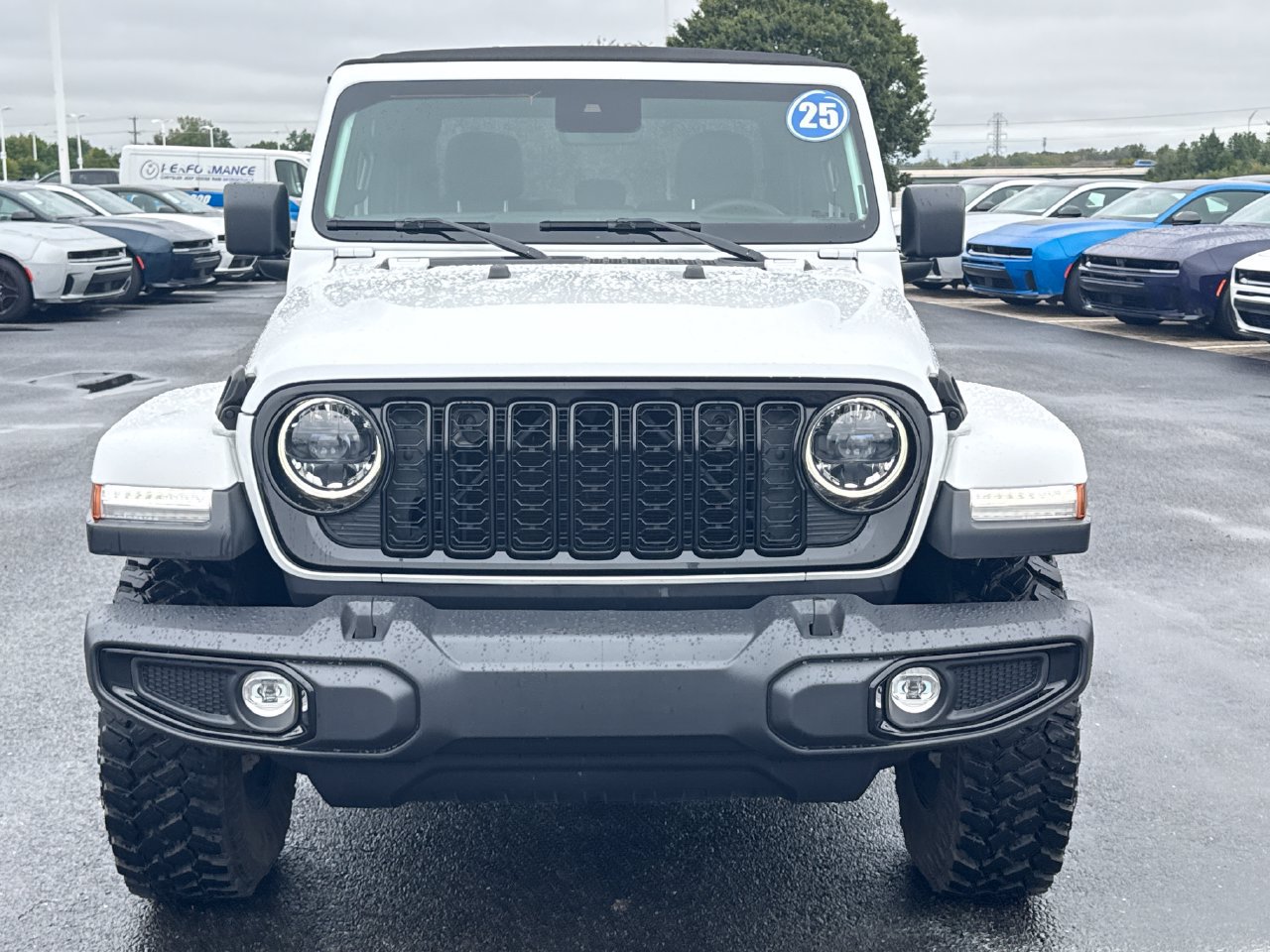 Used 2025 Jeep Gladiator Sport AWD/4WD image 8