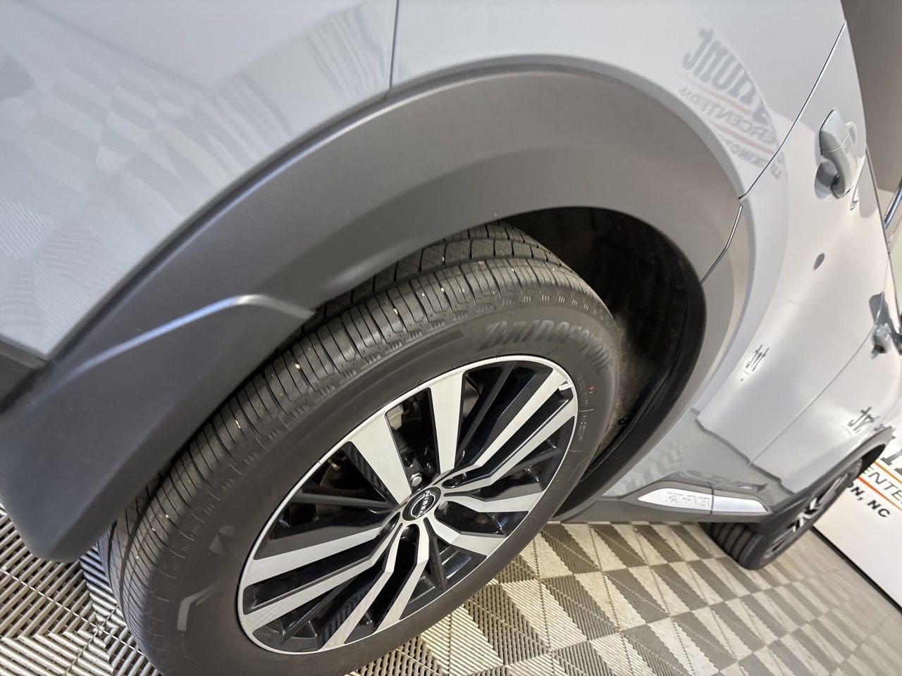 Used 2024 Nissan Pathfinder Platinum w/ Cargo Package image 36