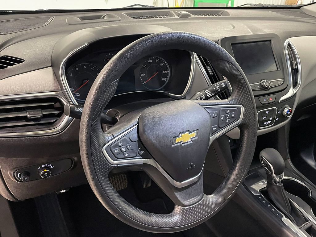 Used 2023 Chevrolet Equinox LS image 19
