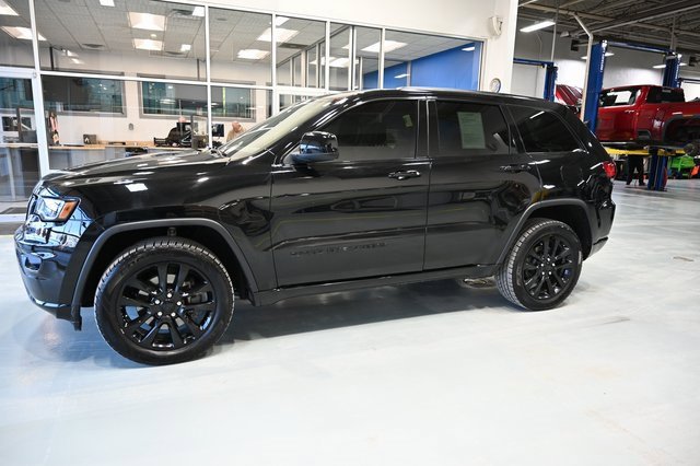 Used 2022 Jeep Grand Cherokee Laredo X image 7