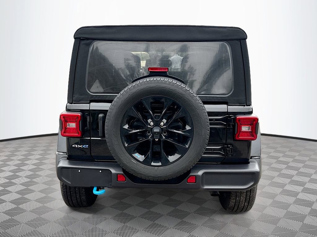 Used 2023 Jeep Wrangler Unlimited Sahara w/ Cold Weather Group image 7