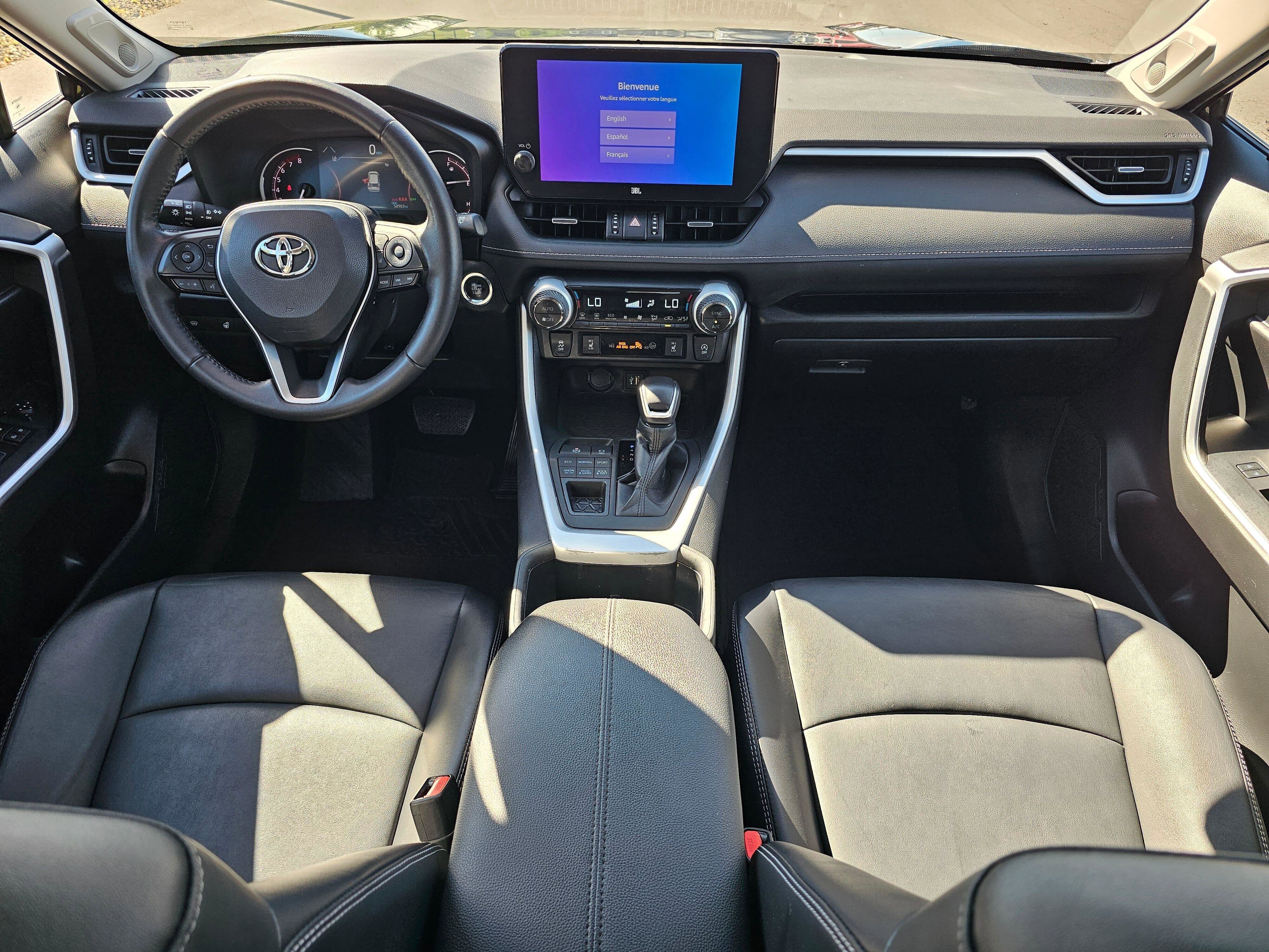 Used 2023 Toyota RAV4 XLE Premium image 15