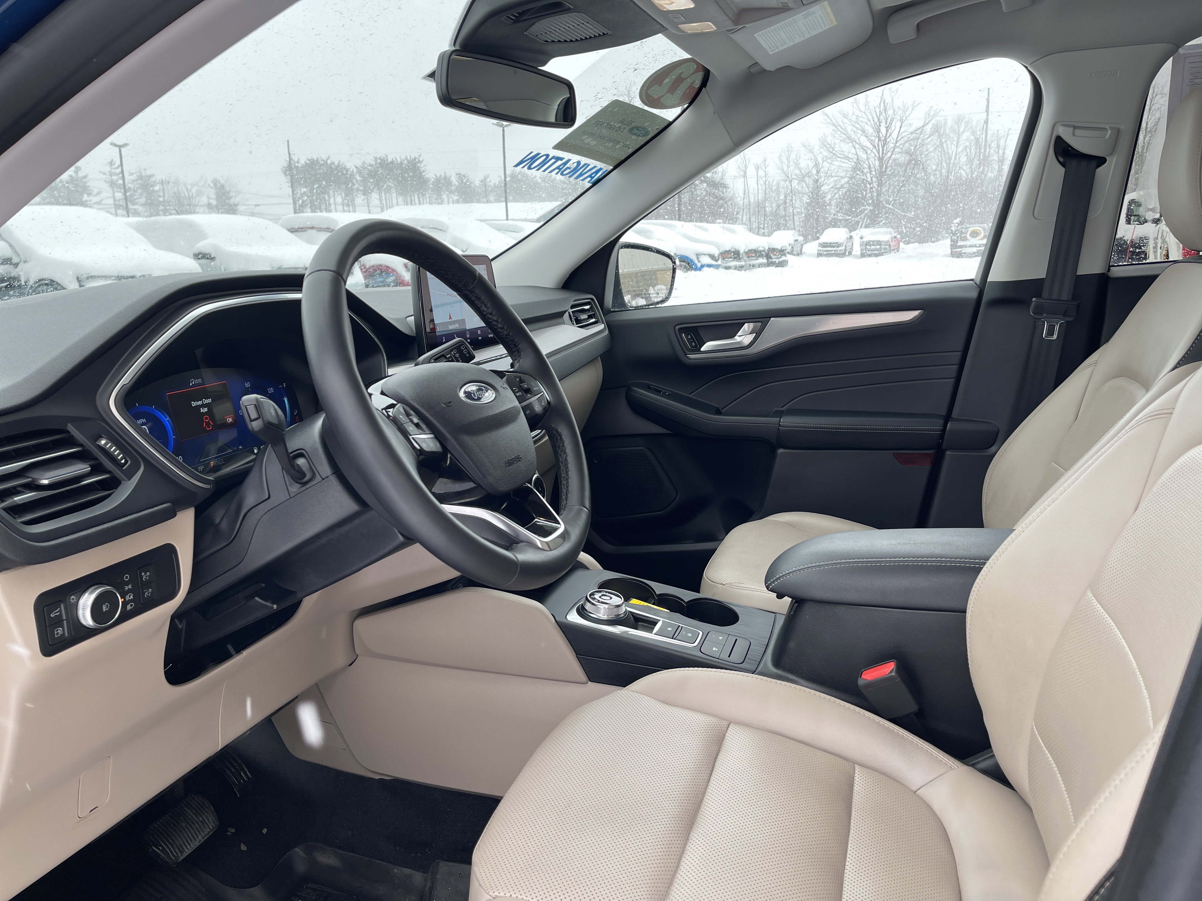 Certified 2022 Ford Escape Titanium image 12