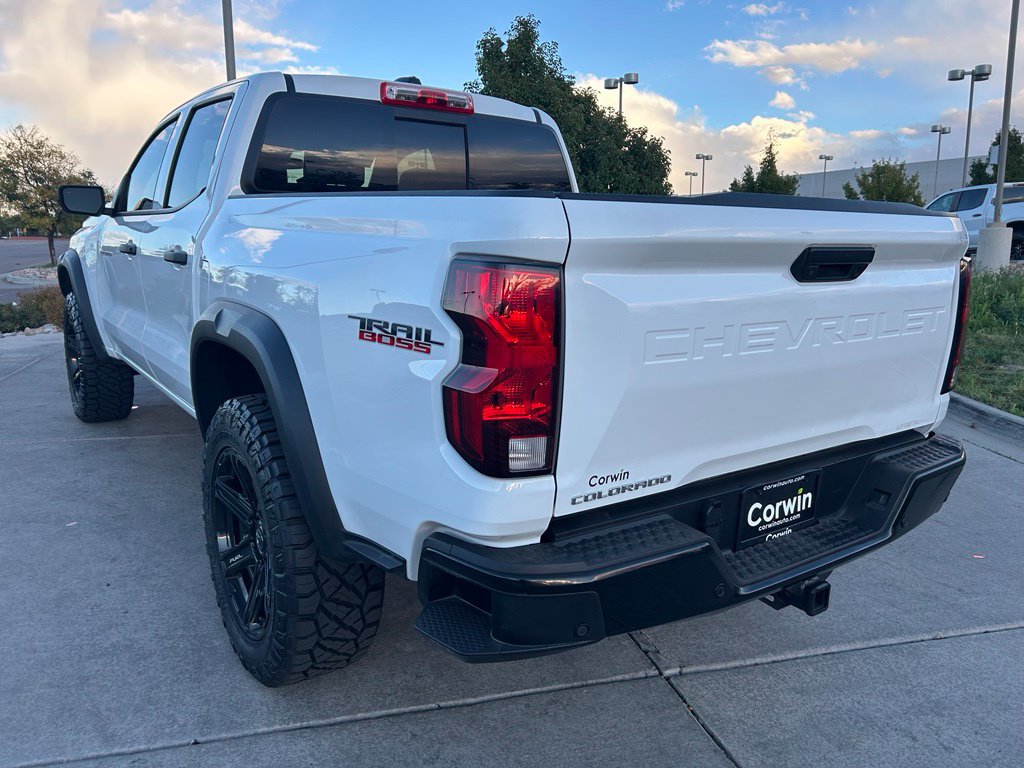 Used 2025 Chevrolet Colorado Trail Boss AWD/4WD image 5