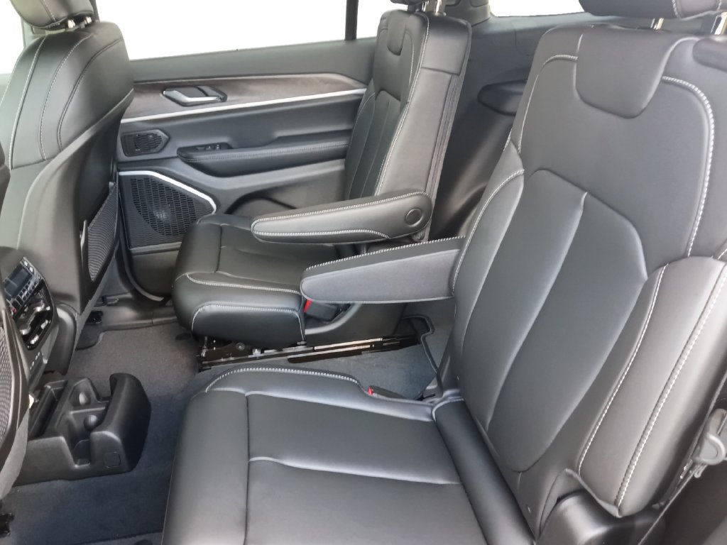 New 2026 Jeep Grand Cherokee L Limited AWD/4WD image 22
