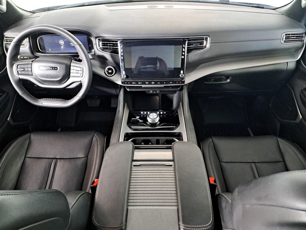 Used 2025 Jeep Wagoneer 4WD w/ Premium Group I image 13