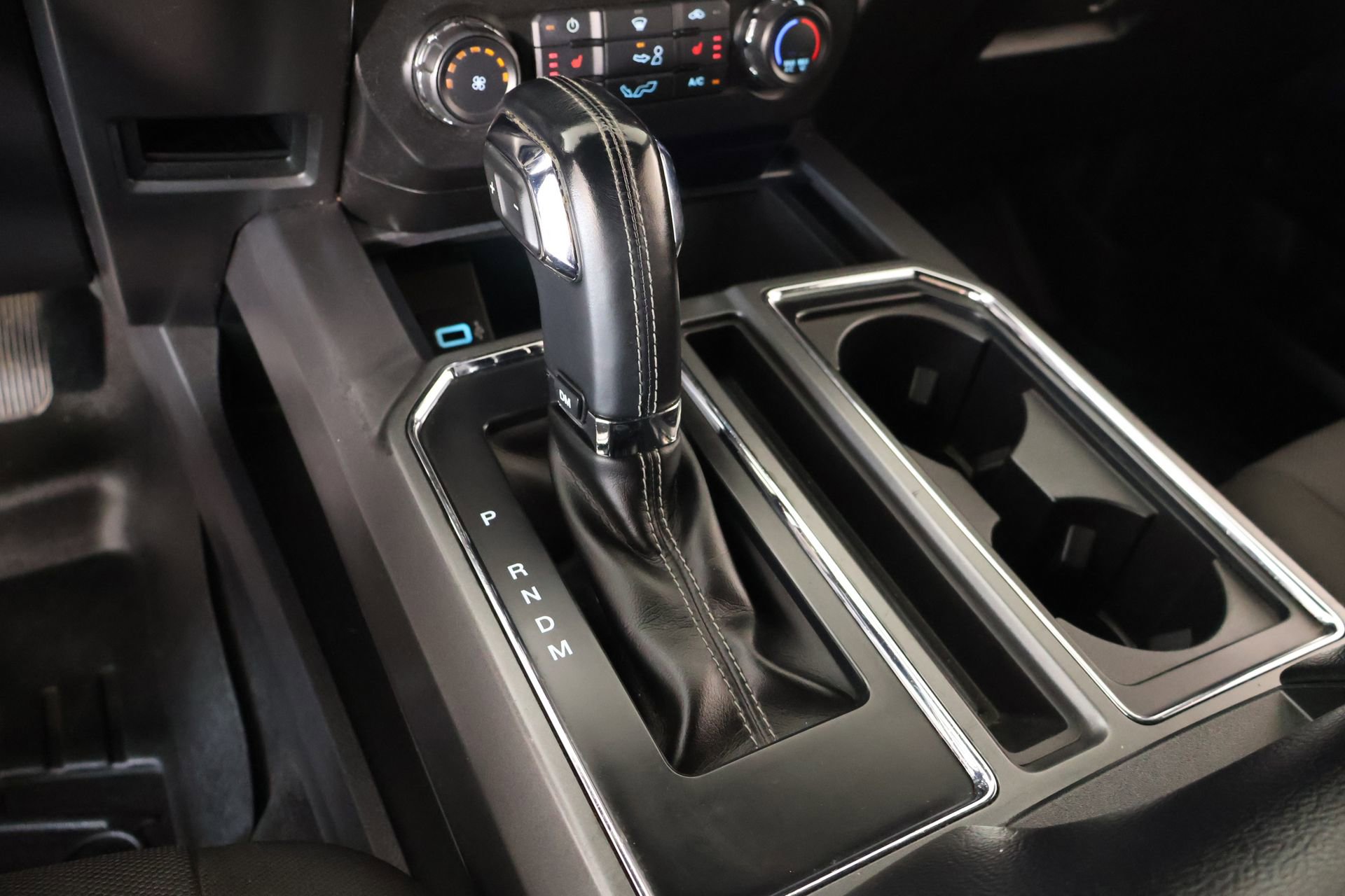 Used 2018 Ford F150 XLT w/ Equipment Group 302A Luxury AWD/4WD image 9