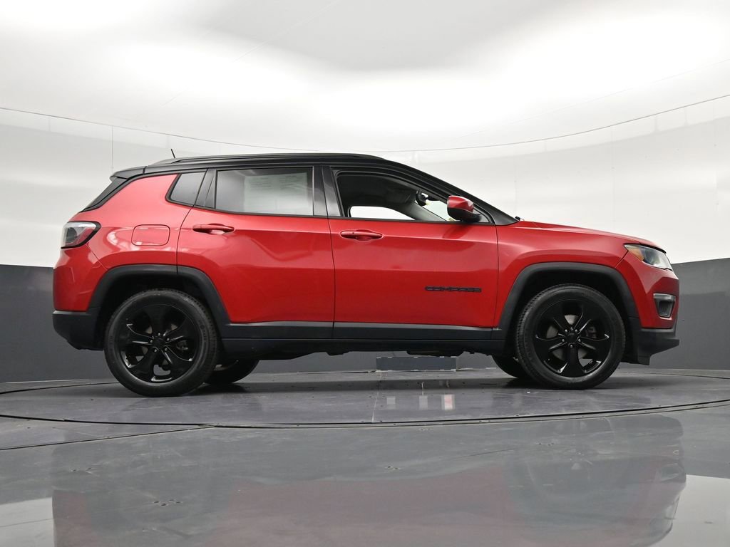 Used 2019 Jeep Compass Latitude FWD image 31