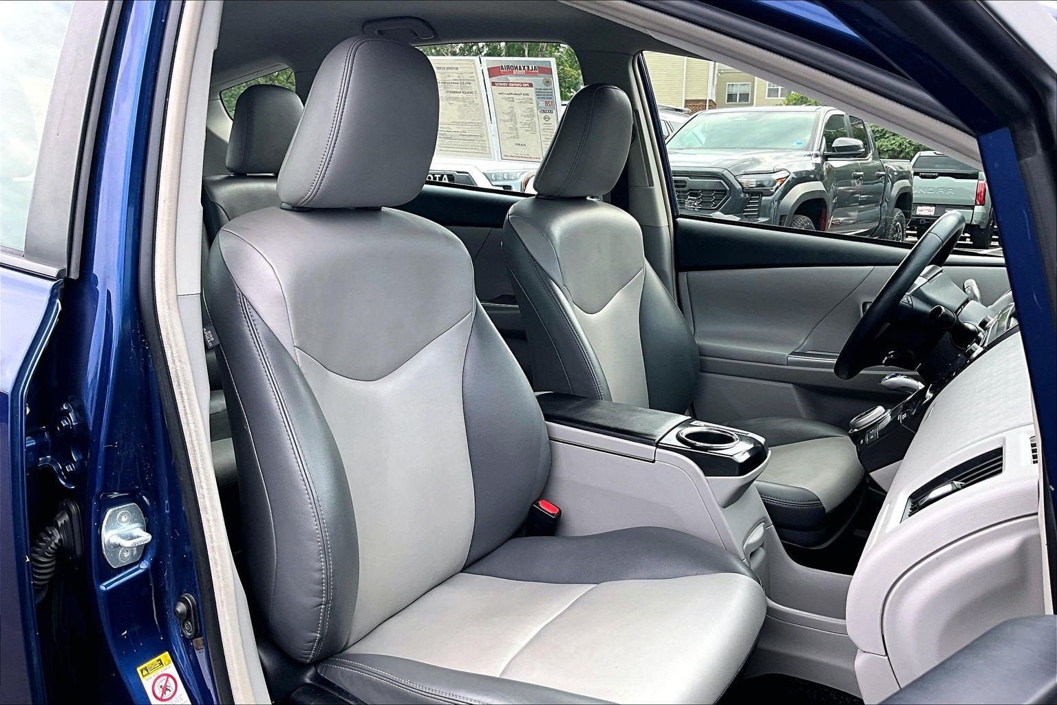 Used 2015 Toyota Prius V Four FWD image 7