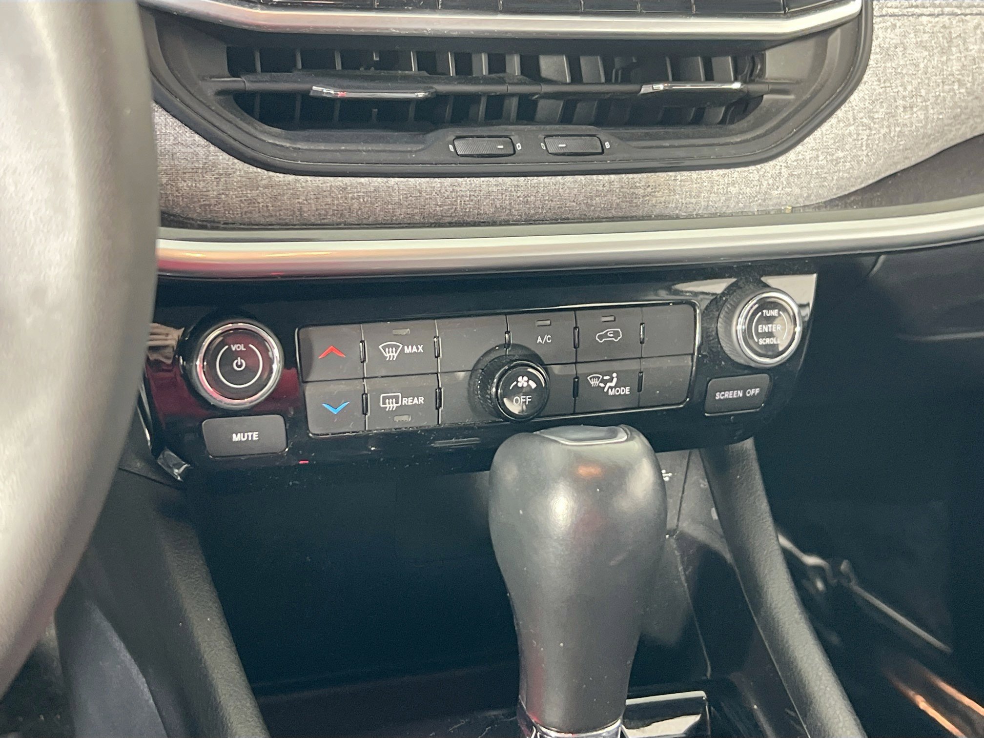 Used 2022 Jeep Compass Latitude image 15