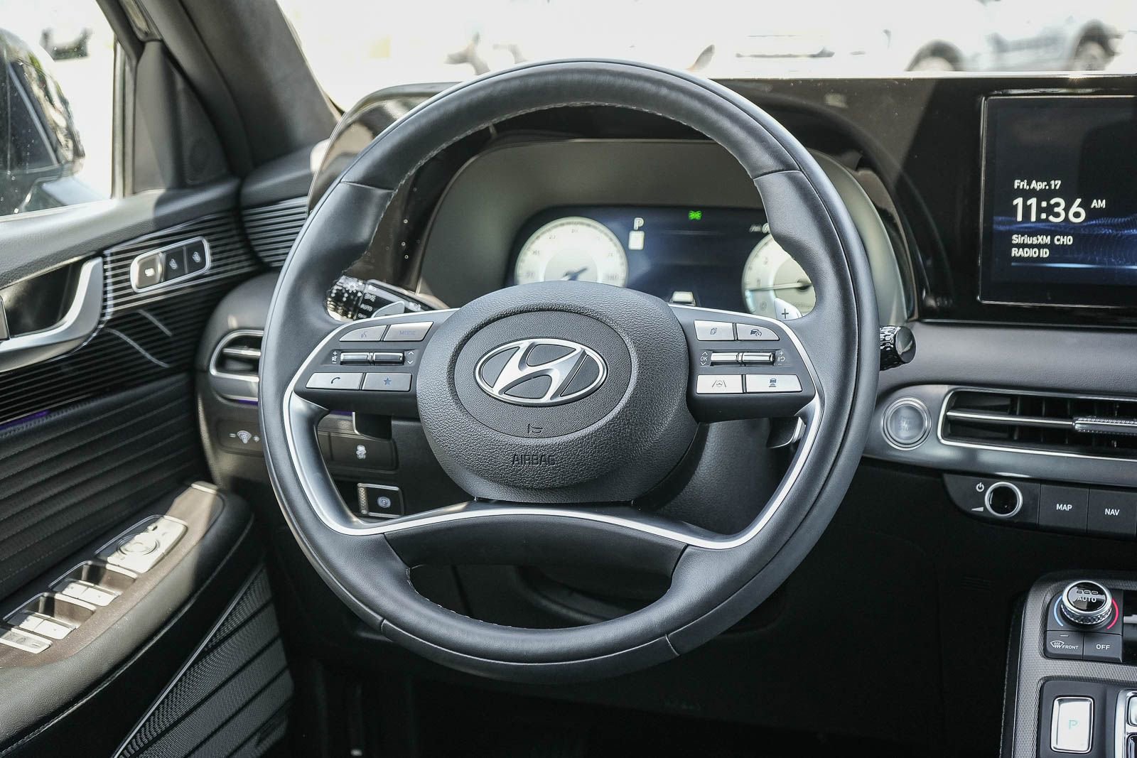 Used 2024 Hyundai Palisade Calligraphy image 15
