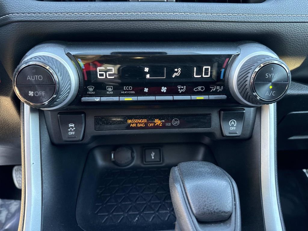 Used 2022 Toyota RAV4 XLE w/ Convenience Package image 33