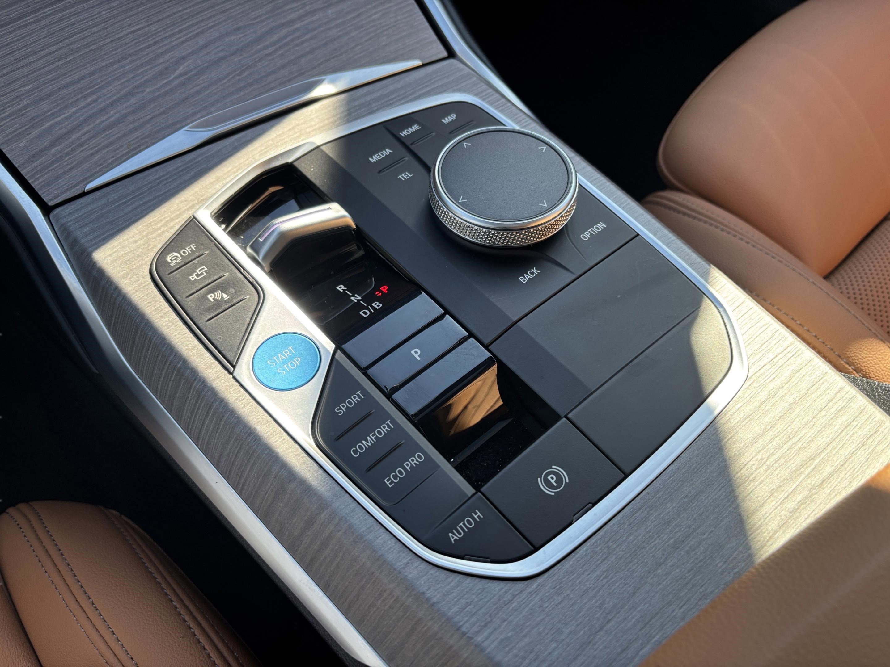 Used 2025 BMW i4 xDrive40i w/ Premium Package image 12