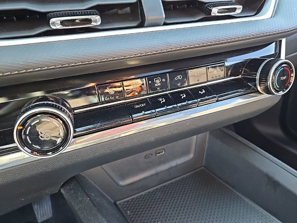 Used 2025 Chevrolet Equinox LT image 22