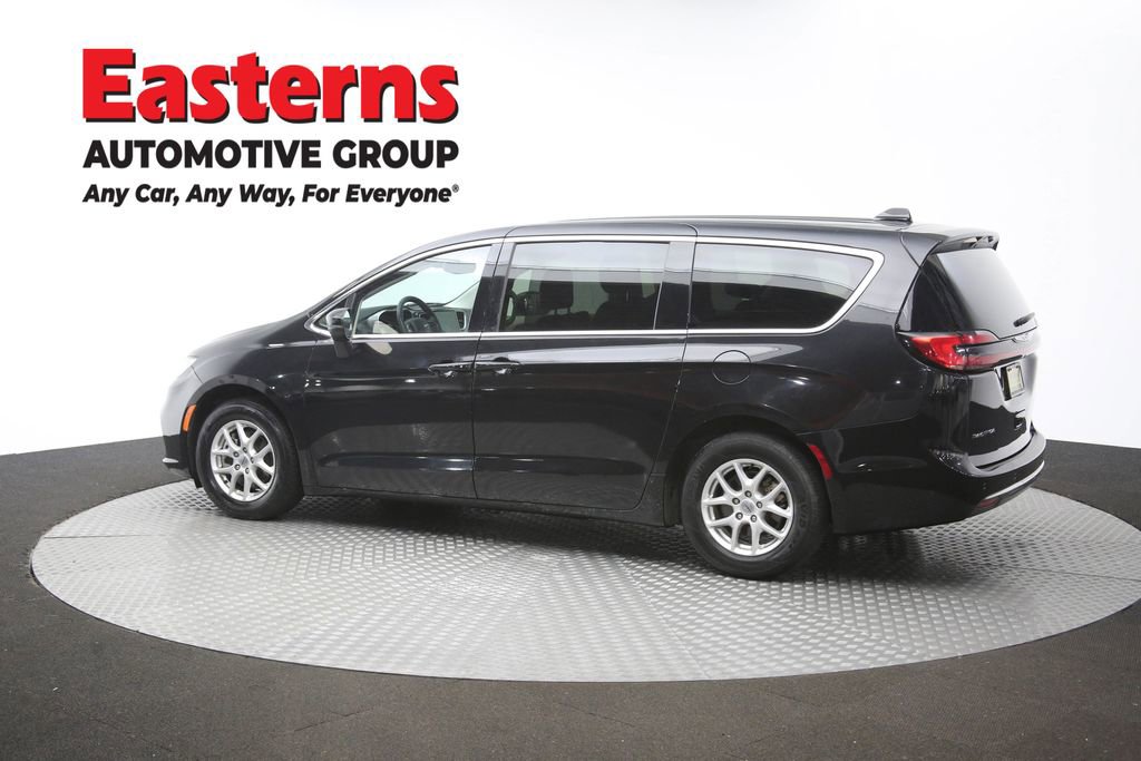 Used 2023 Chrysler Pacifica Touring-L FWD image 64