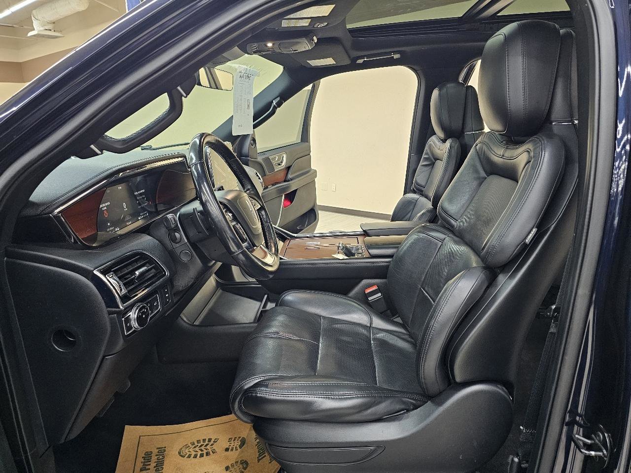 Used 2021 Lincoln Navigator L Reserve RWD image 19