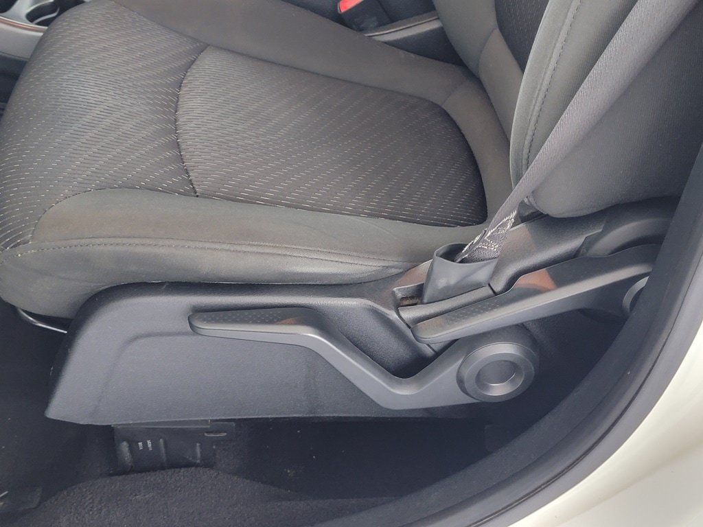 Used 2018 Dodge Journey SE w/ Connectivity Group FWD image 16