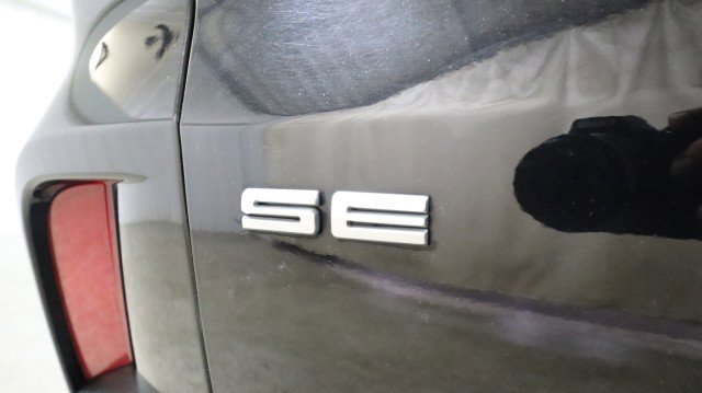 Used 2021 Ford Escape SE w/ SE Sport Appearance Package AWD/4WD image 23