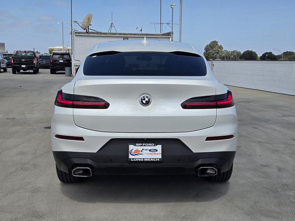 Used 2022 BMW X4 xDrive30i w/ Parking Assistance Package AWD/4WD image 5