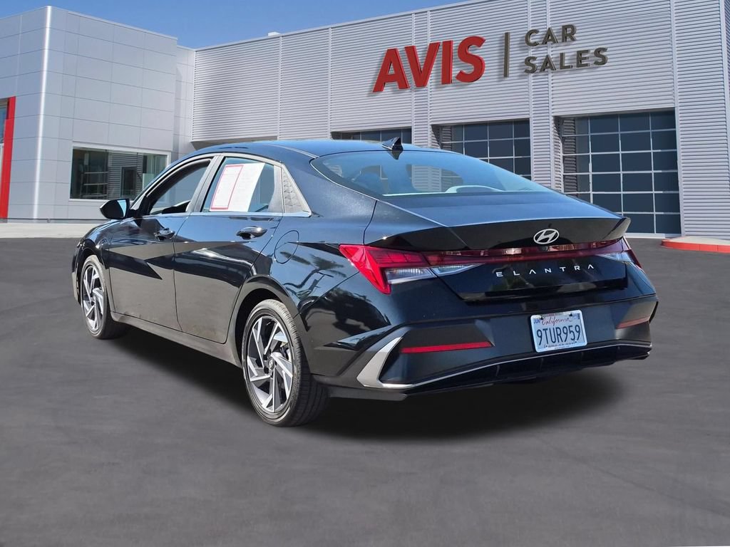 Used 2025 Hyundai Elantra SEL FWD image 9