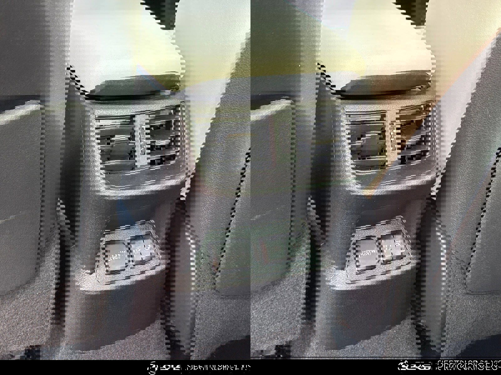 Certified 2025 Lexus ES 300h w/ Premium Package image 18