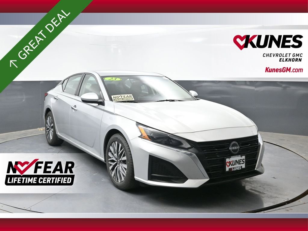 Used 2023 Nissan Altima 2.5 SV FWD image 1