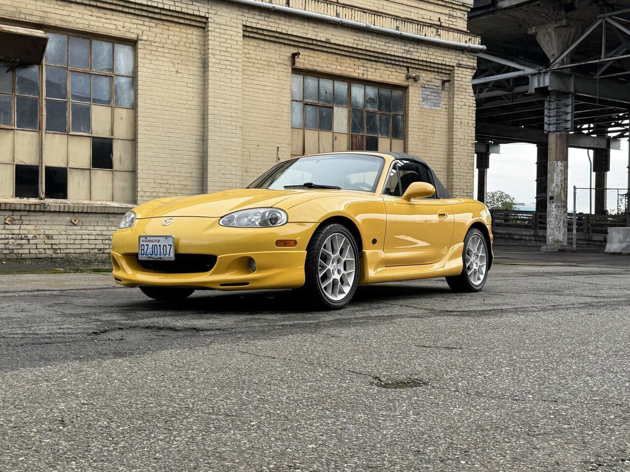 Used 2002 MAZDA MX-5 Miata SE image 3