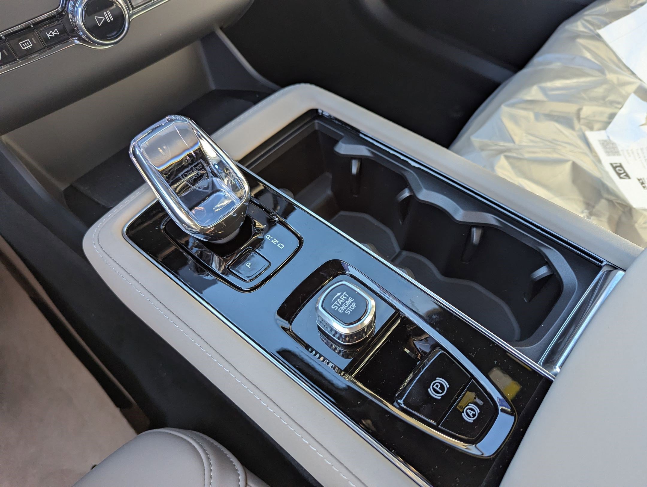 New 2026 Volvo XC90 B6 Plus w/ Protection Package Premier image 16