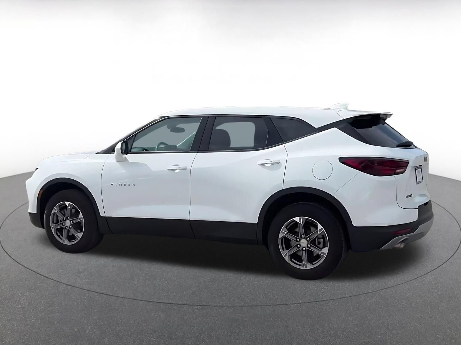 Used 2025 Chevrolet Blazer LT FWD image 10