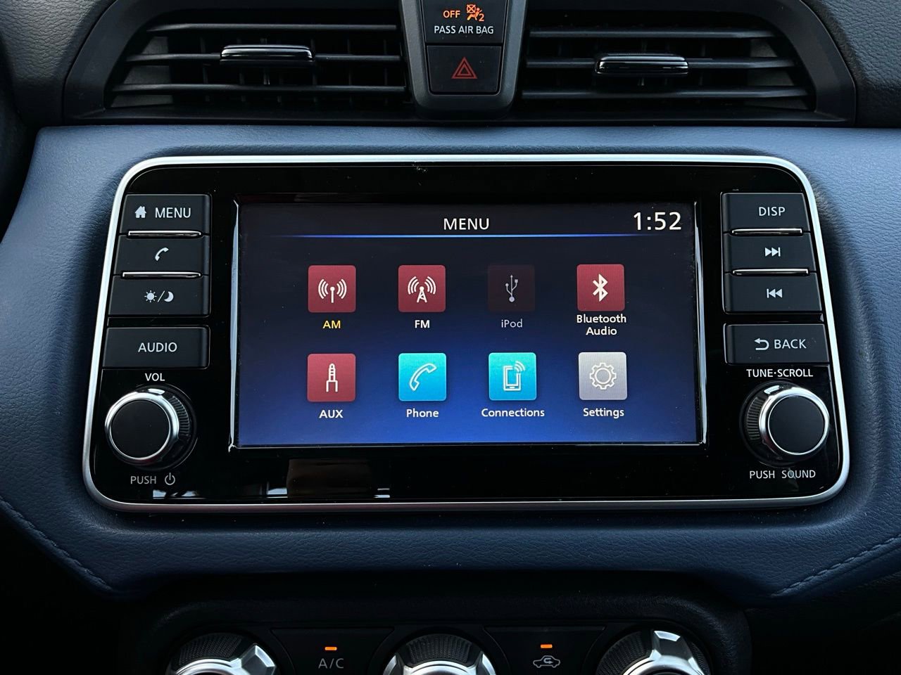 Used 2025 Nissan Versa SV image 26