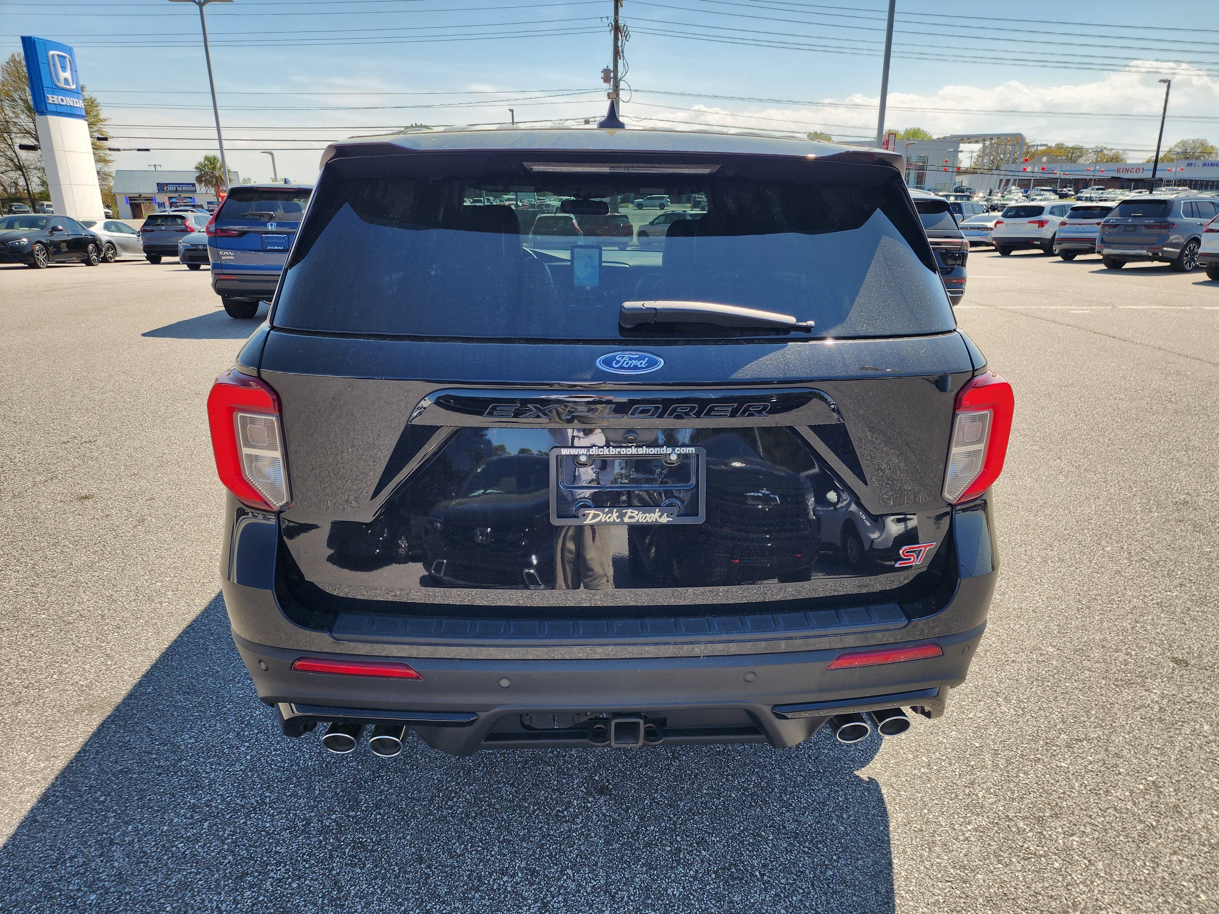 Used 2022 Ford Explorer ST w/ Equipment Group 401A image 5