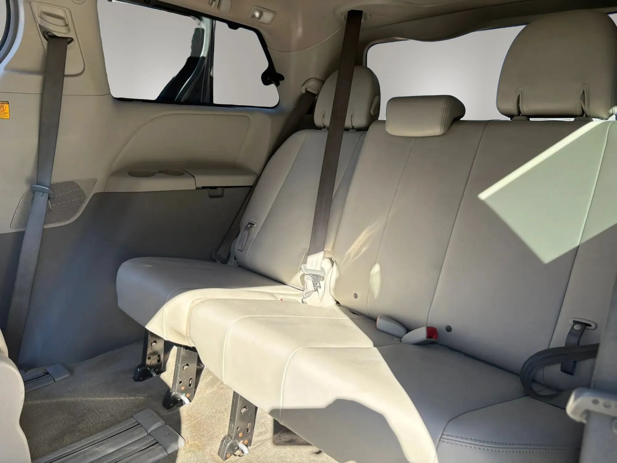 Used 2013 Toyota Sienna XLE FWD image 11