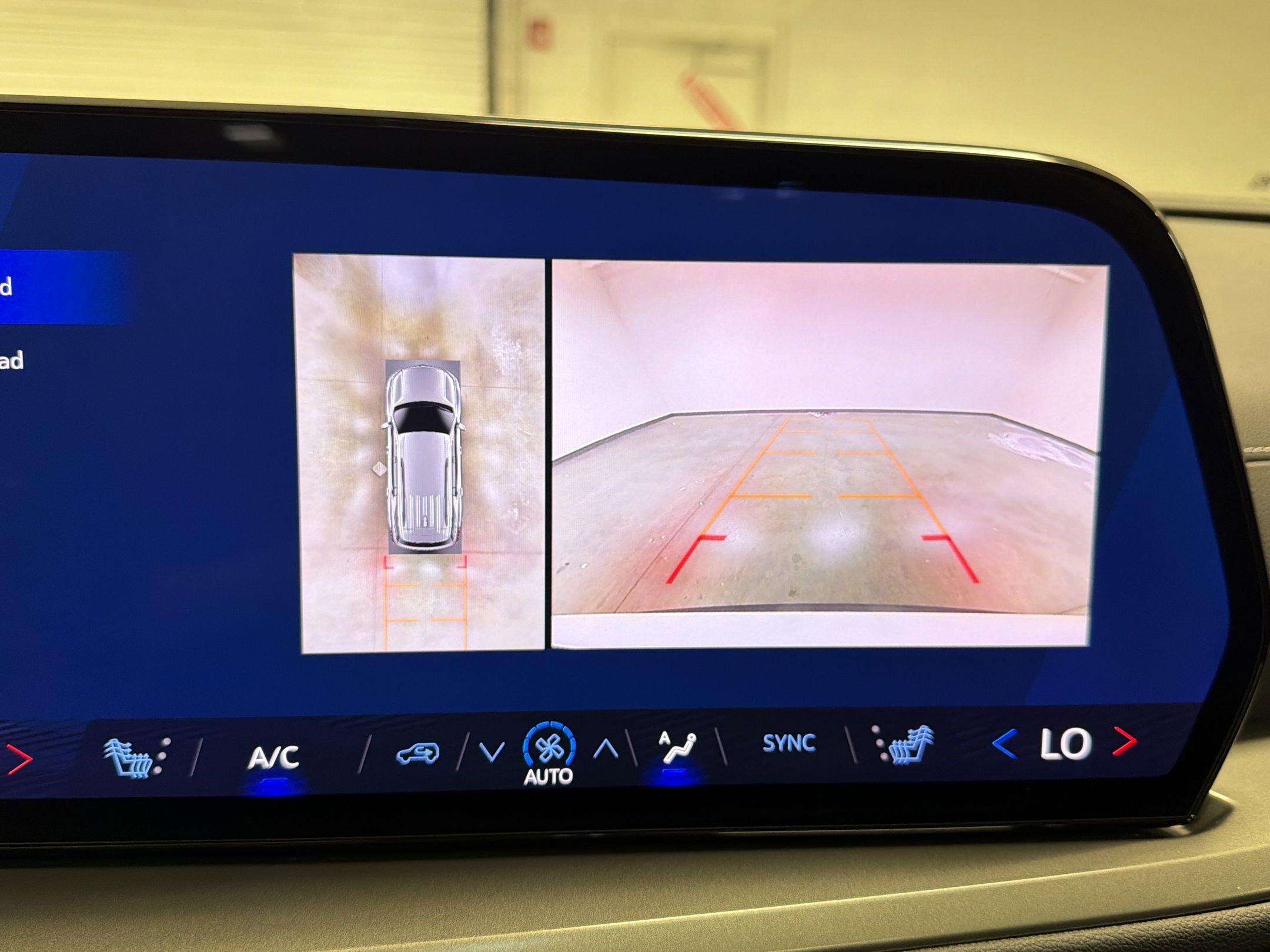 New 2026 Chevrolet Traverse LT w/ Sun and Wheel Package image 25