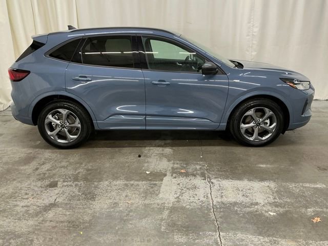 Used 2024 Ford Escape ST-Line w/ Equipment Group 301A image 2