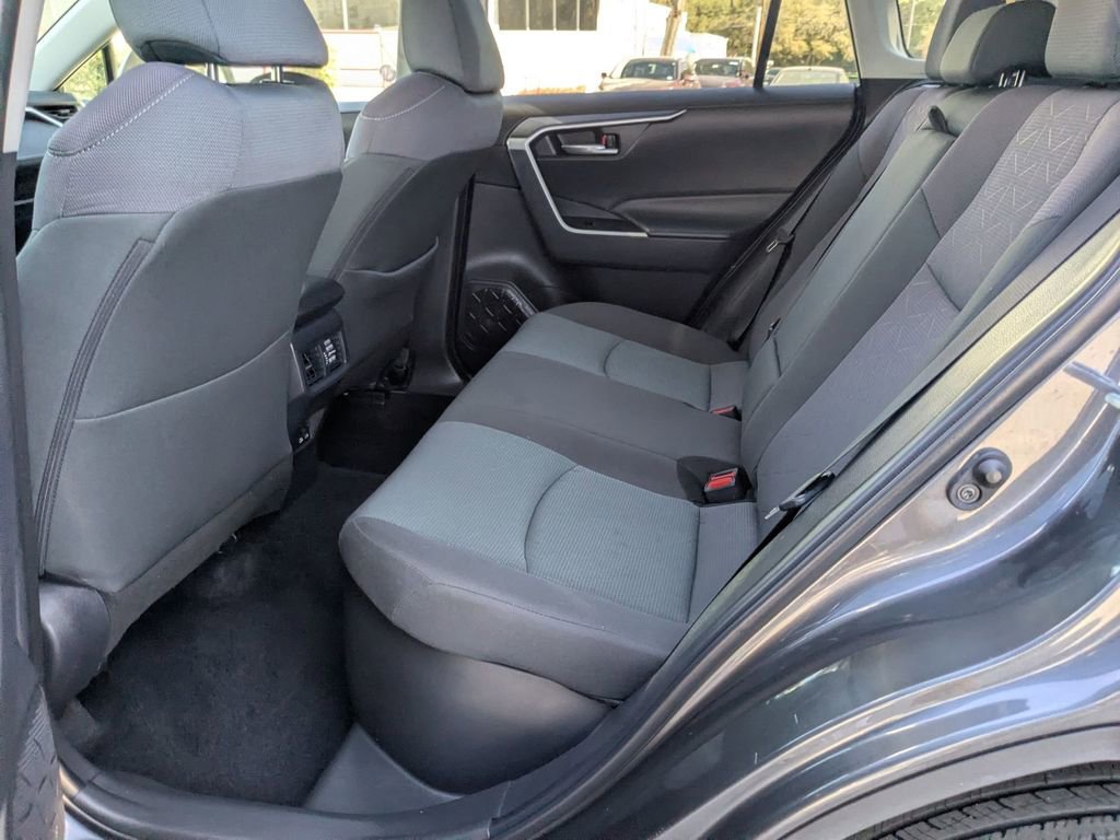 Used 2025 Toyota RAV4 XLE image 11