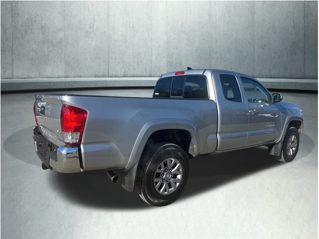 Used 2017 Toyota Tacoma SR5 image 5