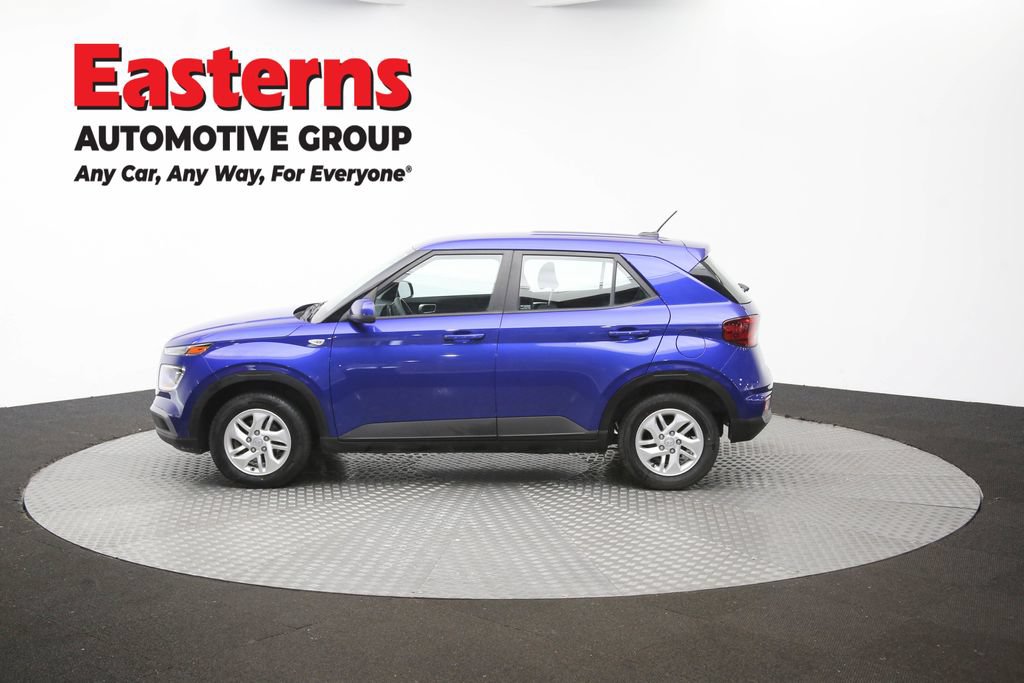 Used 2023 Hyundai Venue SE FWD image 61