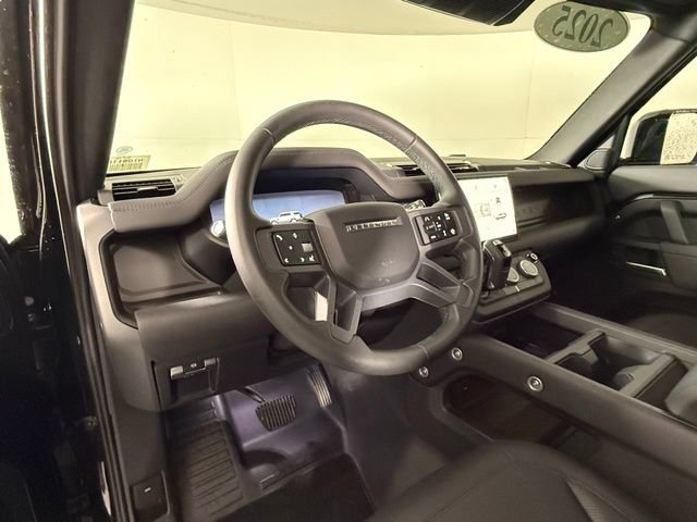 Used 2025 Land Rover Defender 130 X-Dynamic SE AWD/4WD image 5