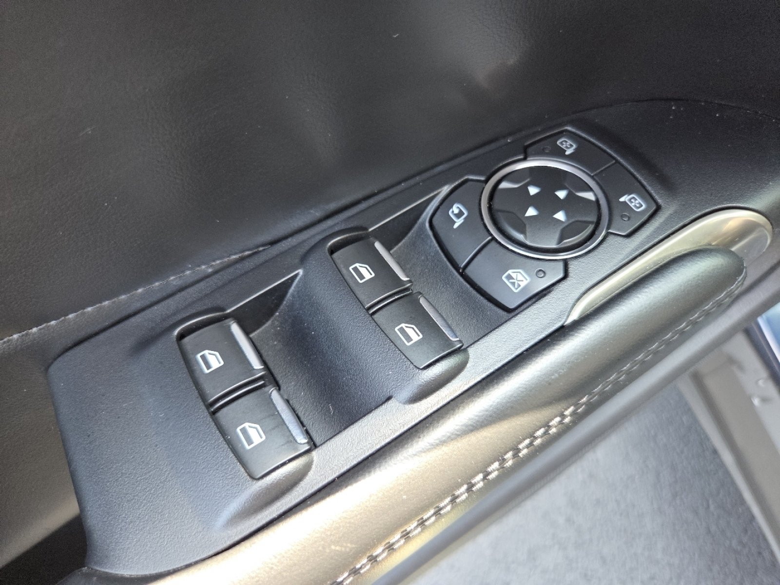 Used 2017 Lincoln MKC Reserve FWD image 35