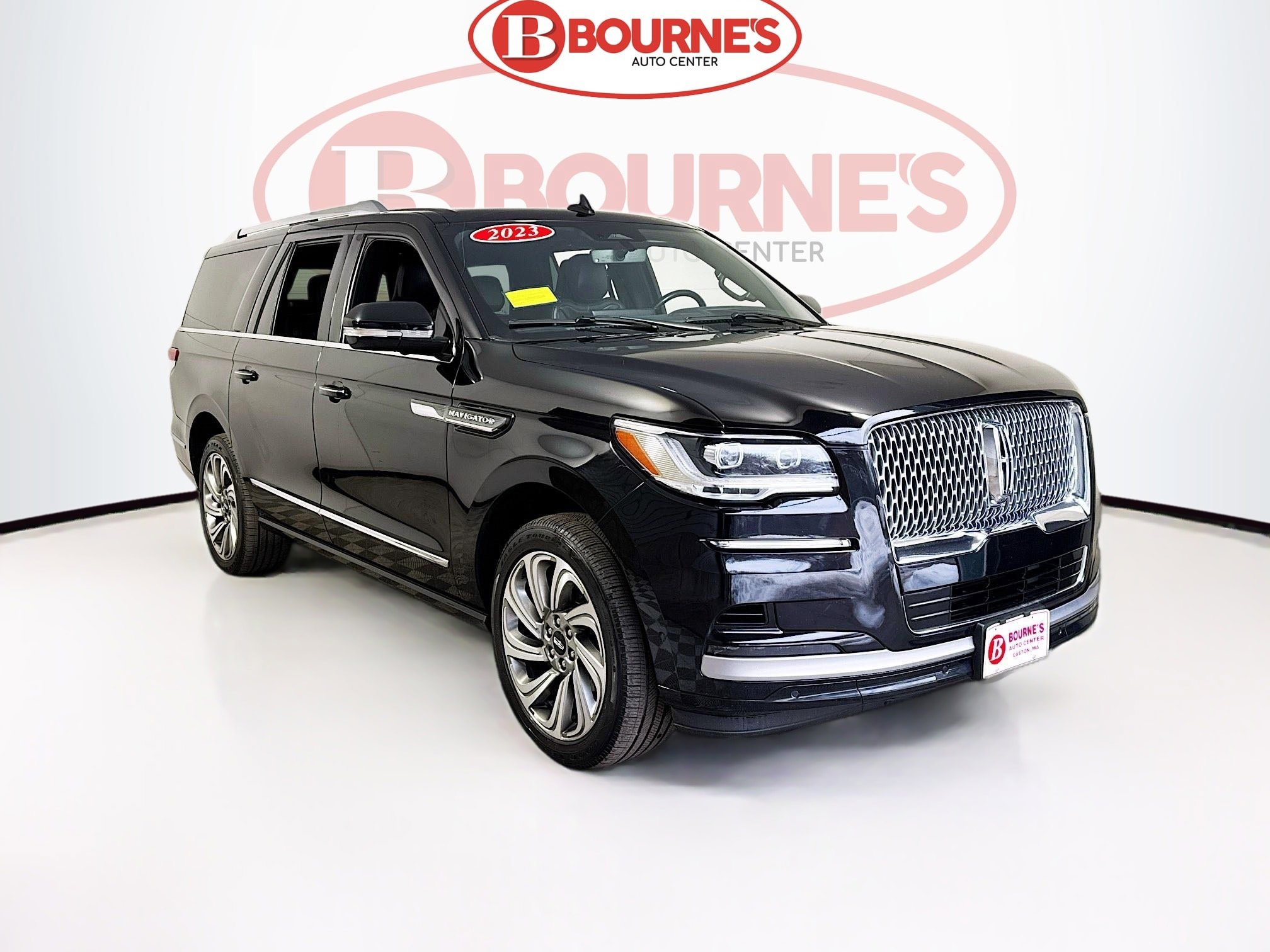 Used 2023 Lincoln Navigator L Reserve AWD/4WD image 1