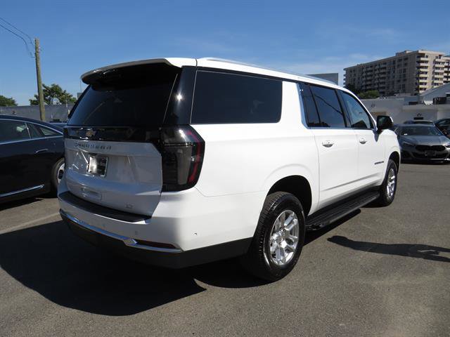 Used 2025 Chevrolet Suburban LT w/ Comfort Package AWD/4WD image 3